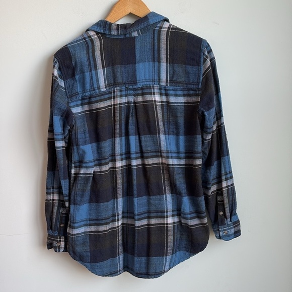 American Eagle Plaid Flannel Shirt Boyfriend Fit  MEDIUM - Picture 2 of 3